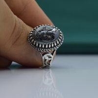 انگشتر حدید صینی مردانه نقره حکاکی حسبی الله طرح رهبری کد{101019}