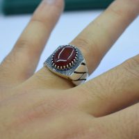 انگشتر عقیق سرخ مردانه نقره طرح کارتیه کد{10875}