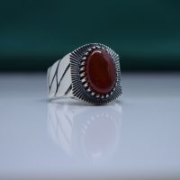 انگشتر عقیق سرخ مردانه نقره طرح کارتیه کد{10875}