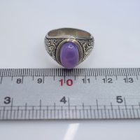 انگشتر عقیق یاسی یمنی مردانه نقره دست ساز طرح قلمزنی کد{10947}