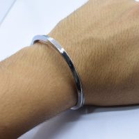بنگل مردانه یا زنانه ساده طرح پیچ نقره ای جنس کروم کد{101044}