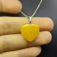 گردنبند سنگ جید زنانه با رنگ زرد طرح قلب سایز بزرگ